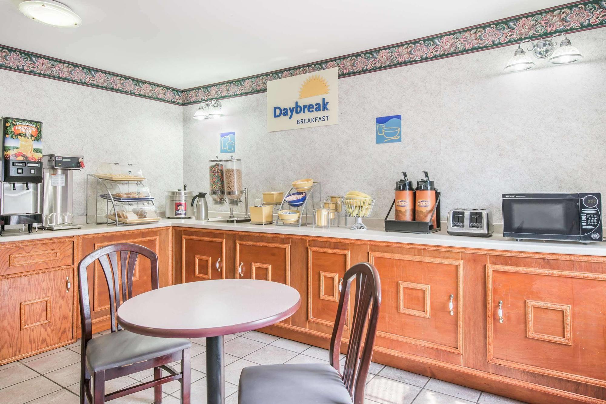 Days Inn By Wyndham Berlin Voorhees Dış mekan fotoğraf
